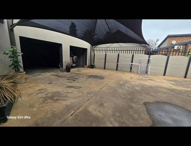 3 BEDROOM HOUSE FOR SALE IN PARKRAND